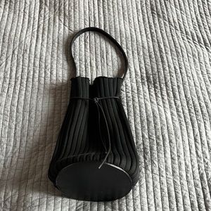 Hoi Bo Exhale Supernova Shoulder Tote in Deep Black